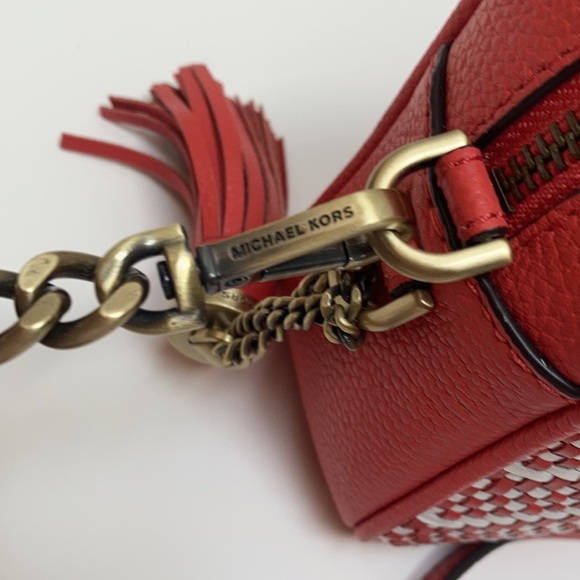 NWT Michael Kors Leather Chevron Crossbody Medium - Picture 5 of 15